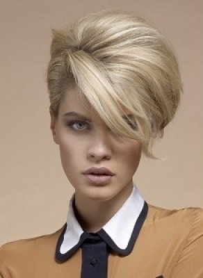 Как сделать укладку на средние волосы самостоятельно: стильные варианты и оригинальные фото-идеи